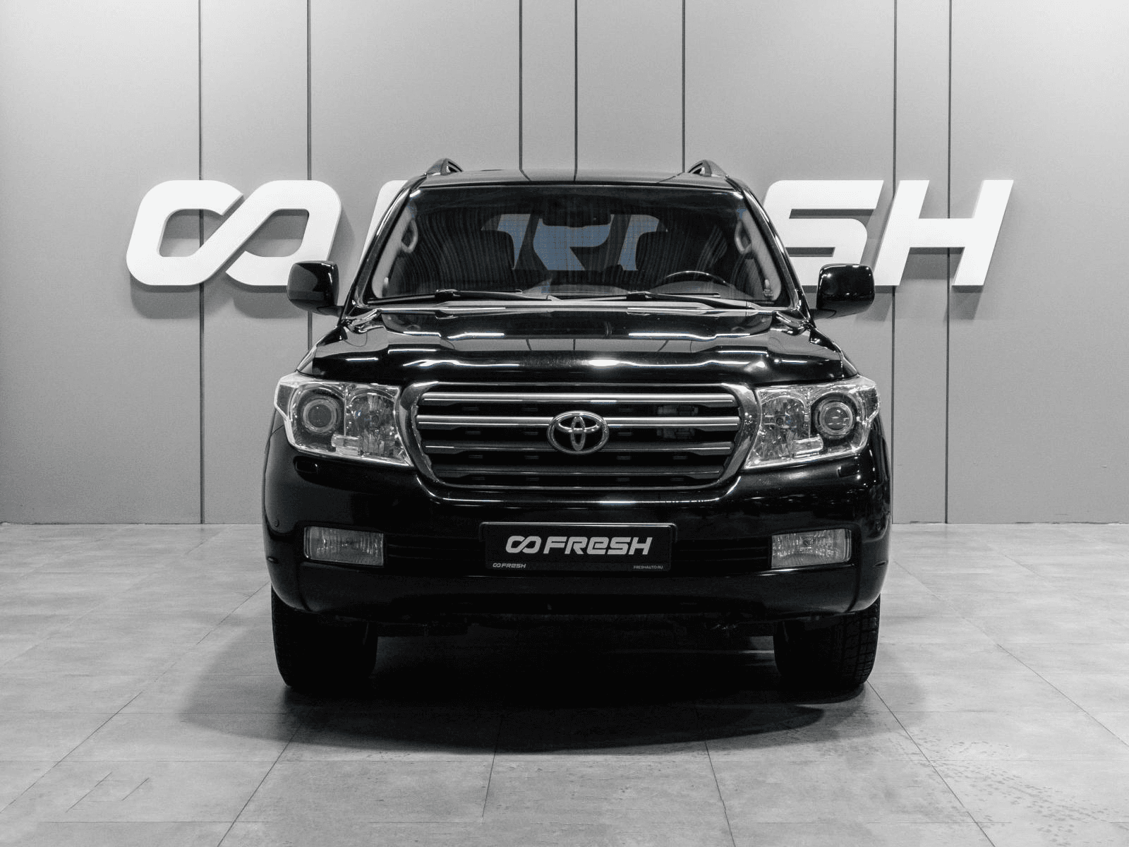 Toyota Land Cruiser 200 2010 — миниатюра 3