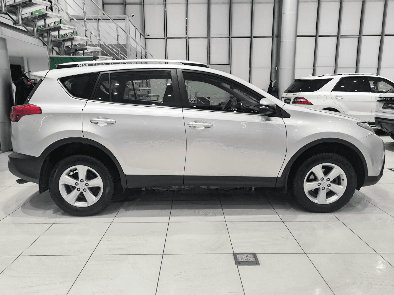 Toyota RAV4 2014 — миниатюра 4