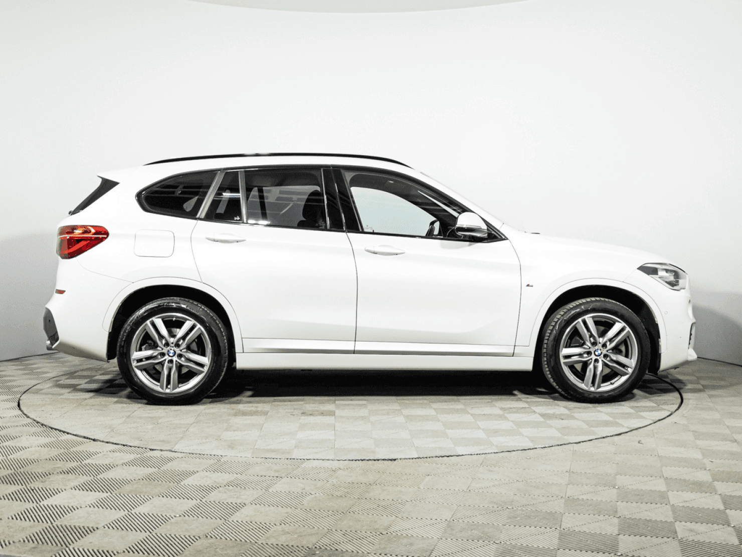 BMW X1 2018 — миниатюра 4
