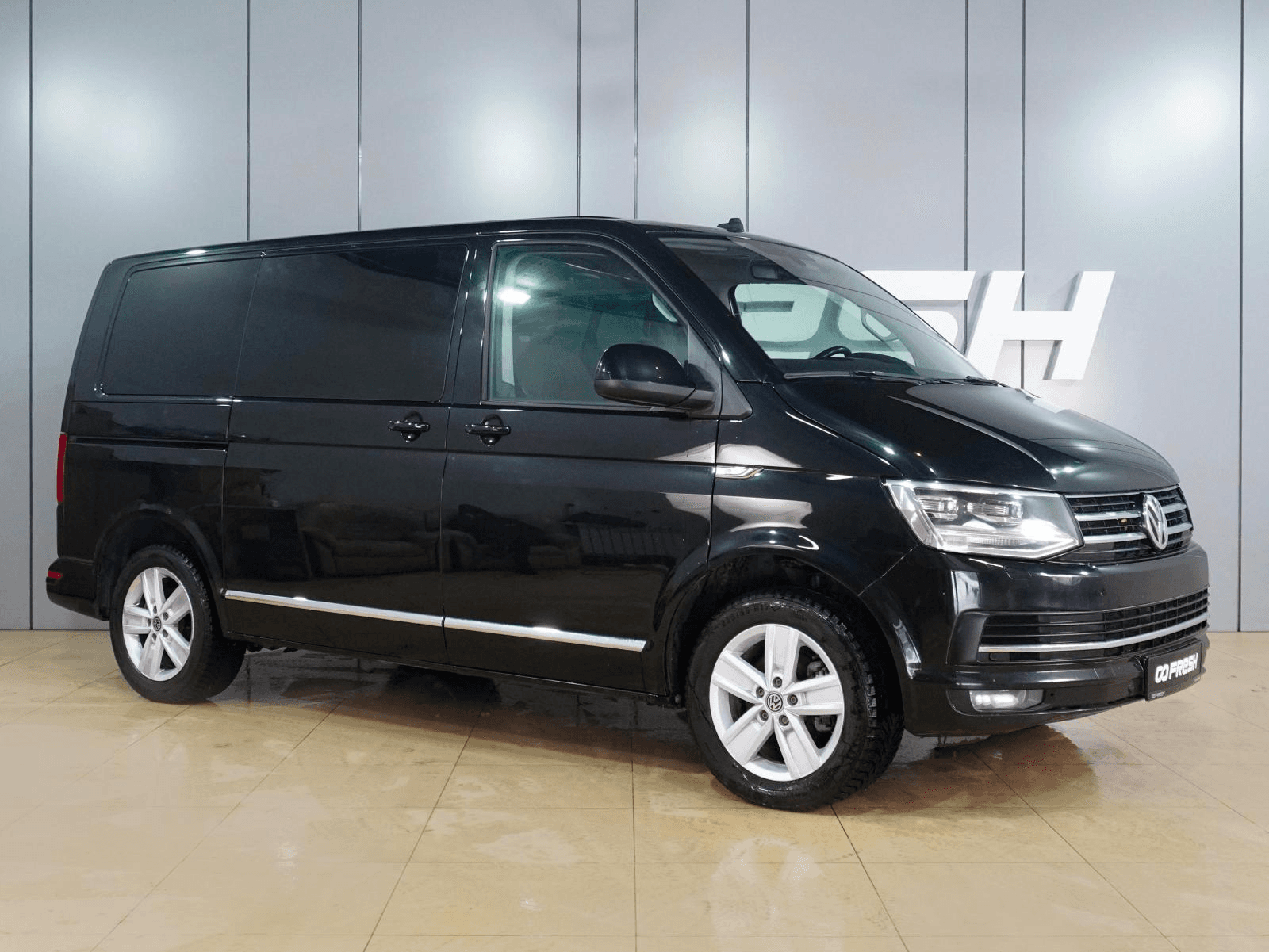 Volkswagen Multivan 2018 — купить в Воронеж