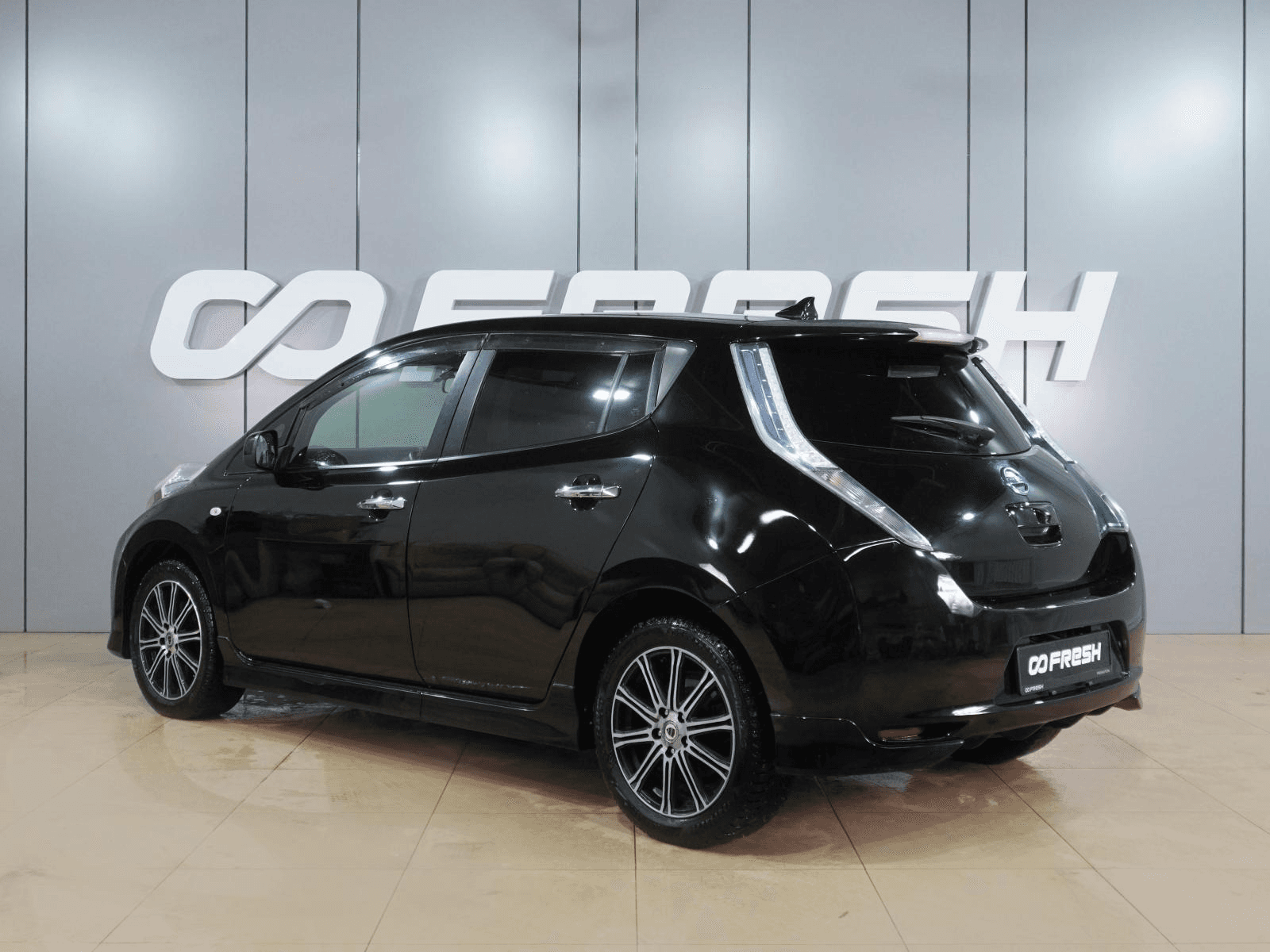 Nissan Leaf 2014 — миниатюра 2