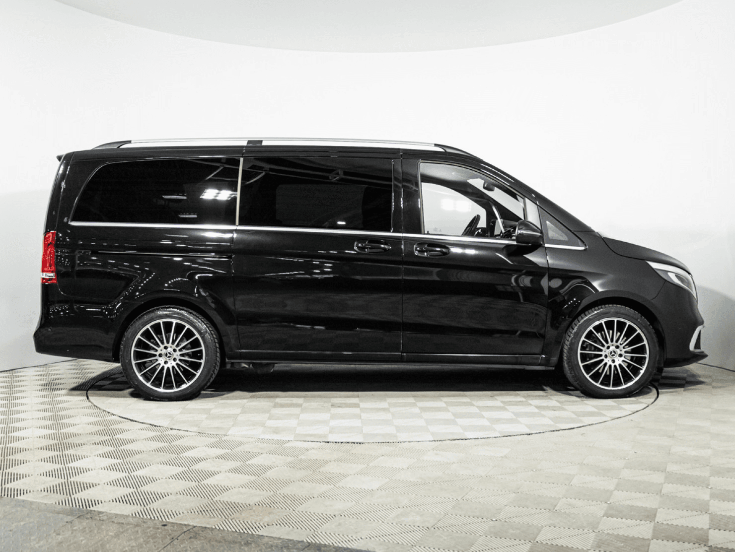 Mercedes-Benz V-Класс 2022 — миниатюра 4