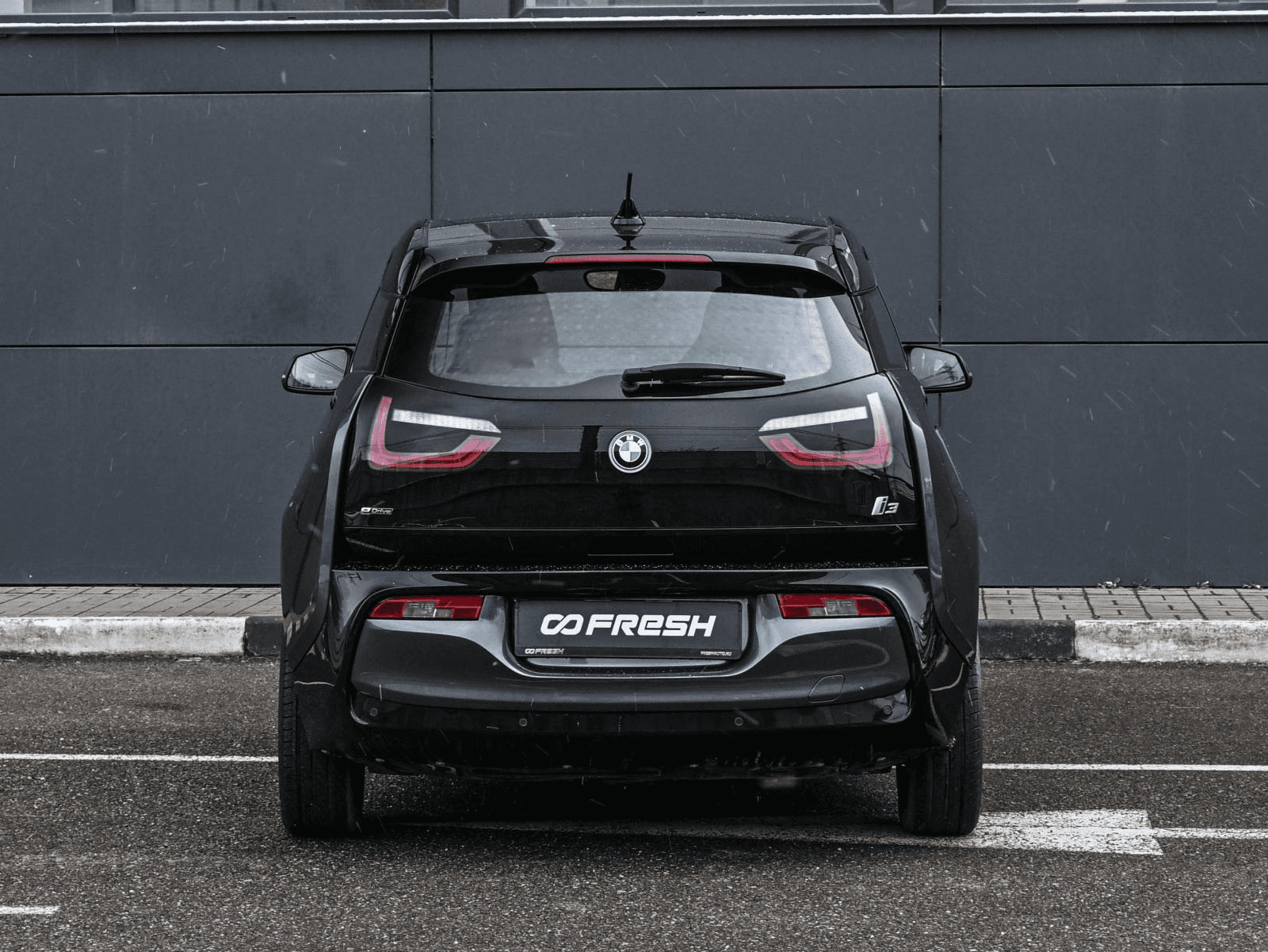 BMW i3 2018 — миниатюра 4