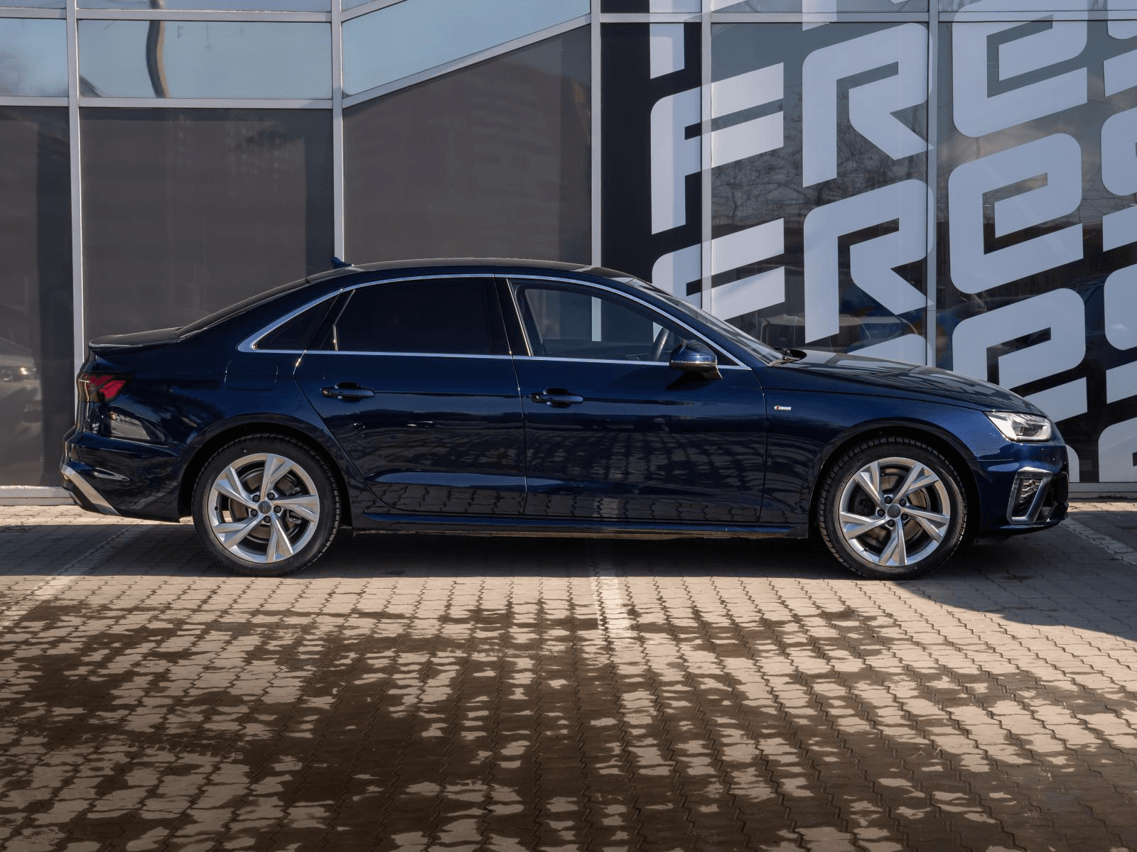 Audi A4 2020 — миниатюра 5