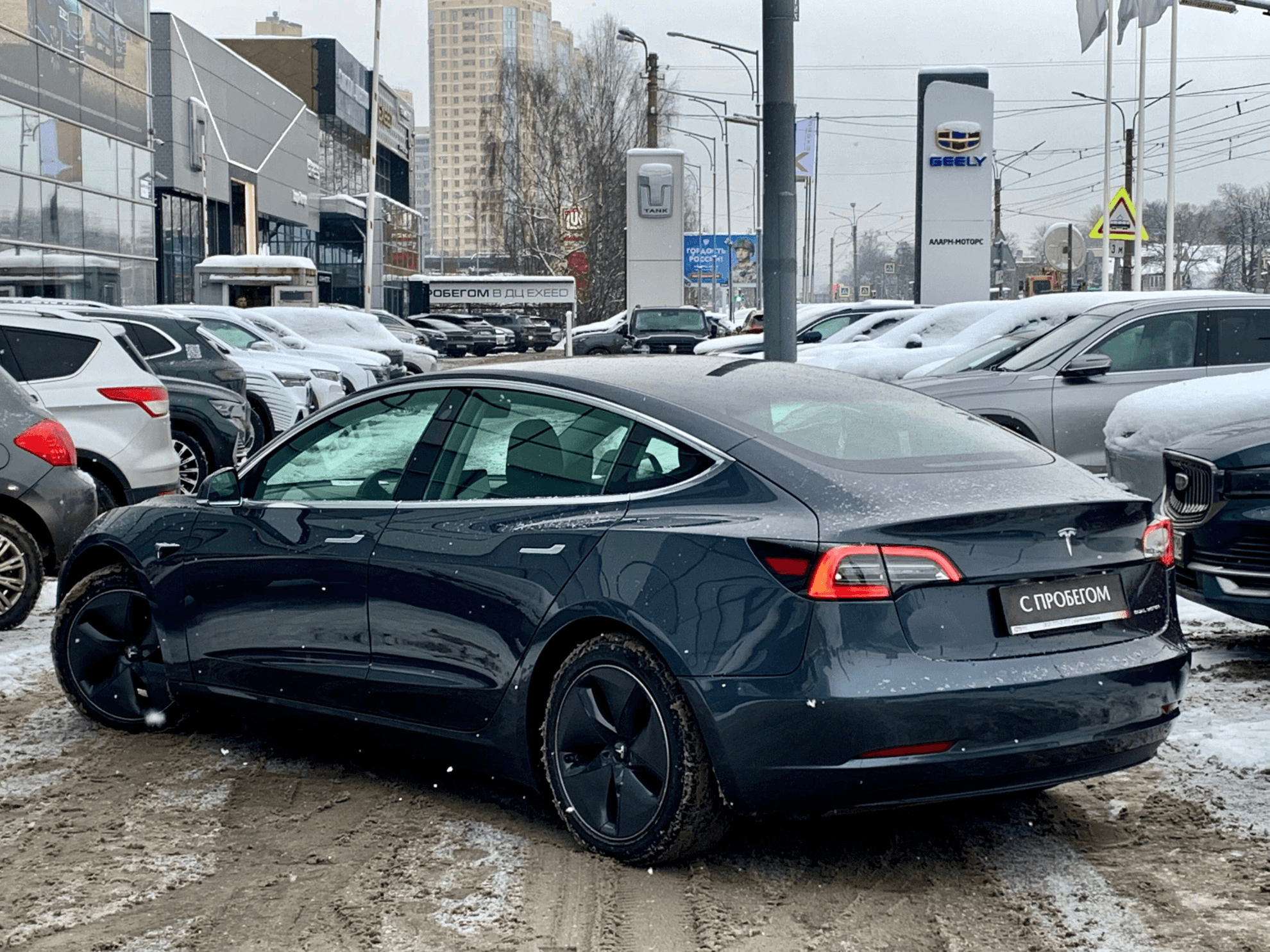 Tesla Model 3 2020 — миниатюра 4