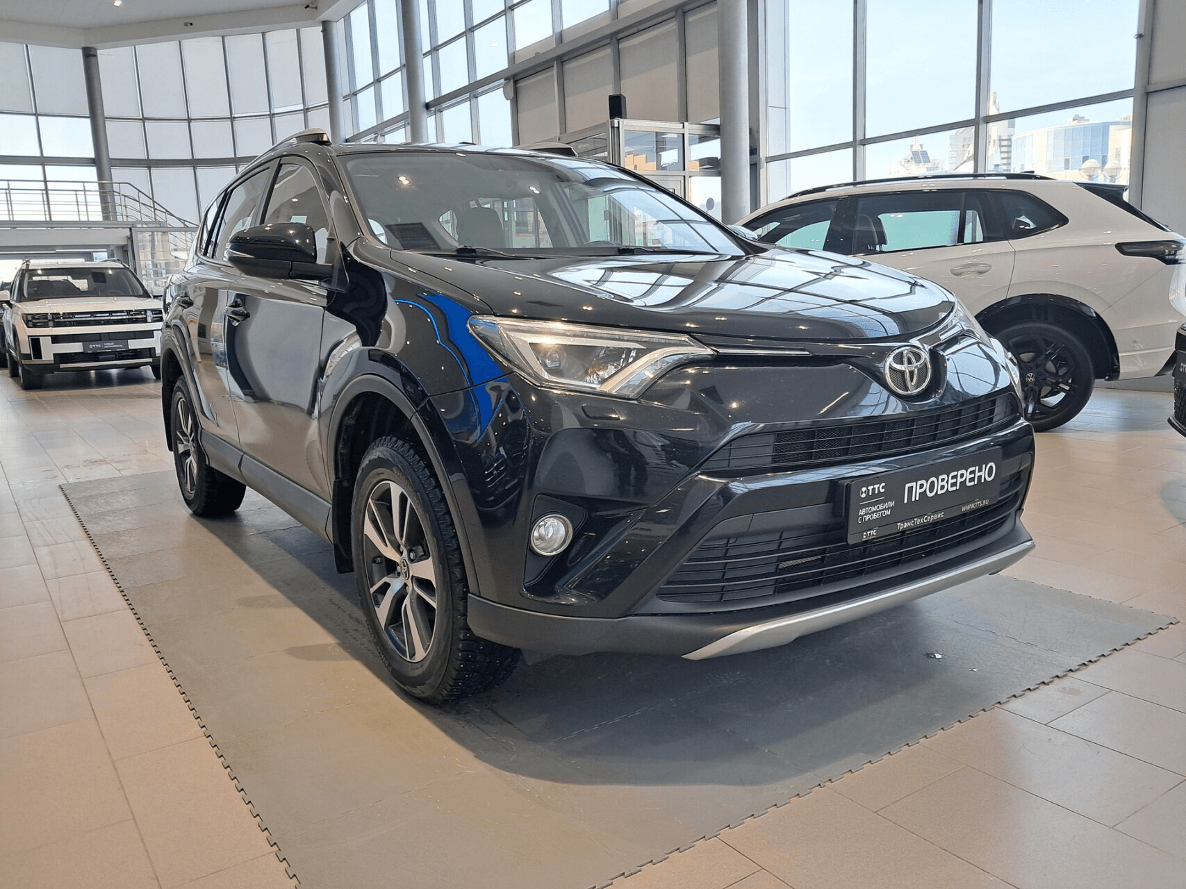 Toyota RAV4 2018 — миниатюра 3