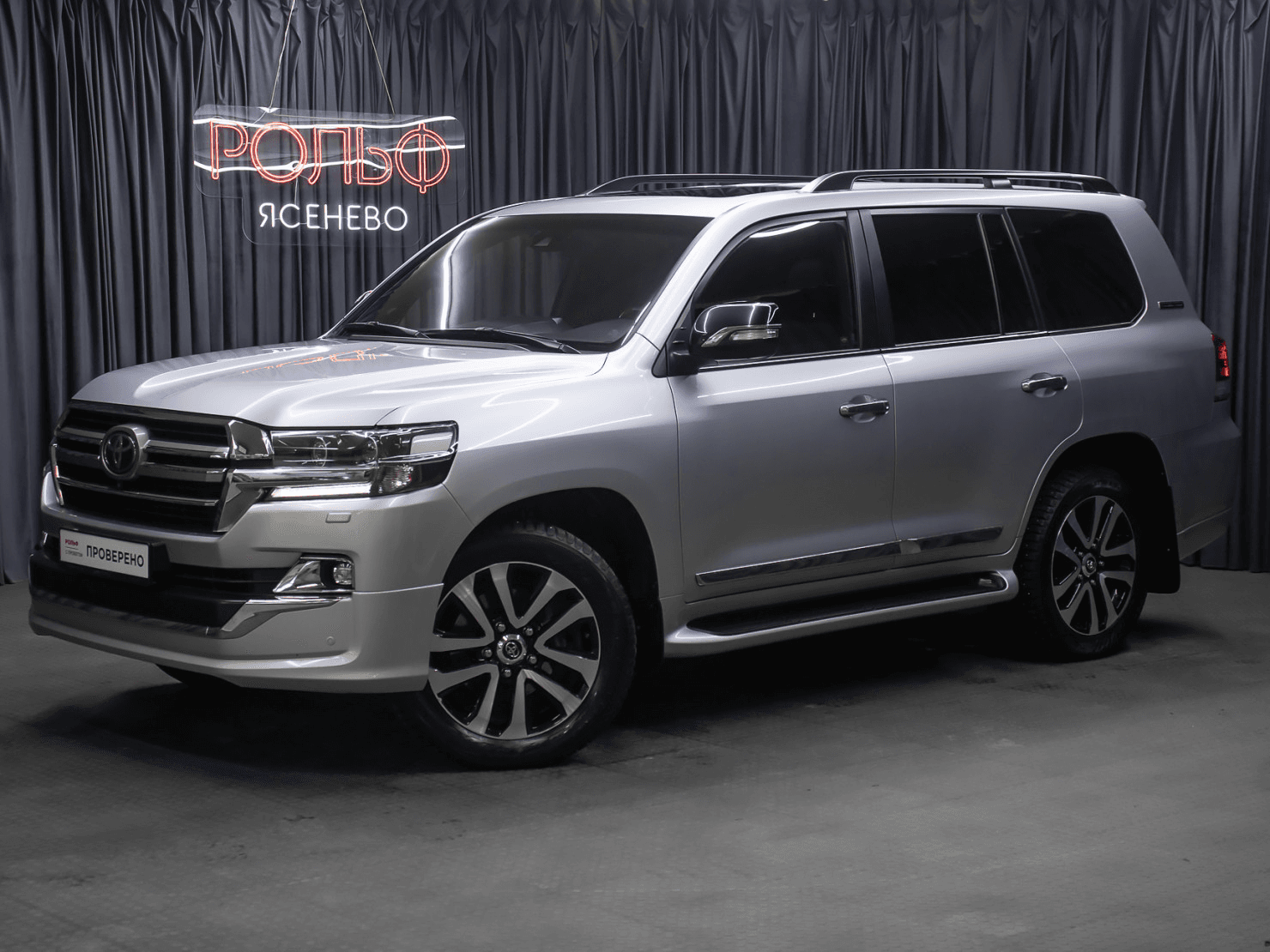 Toyota Land Cruiser 200 — купить