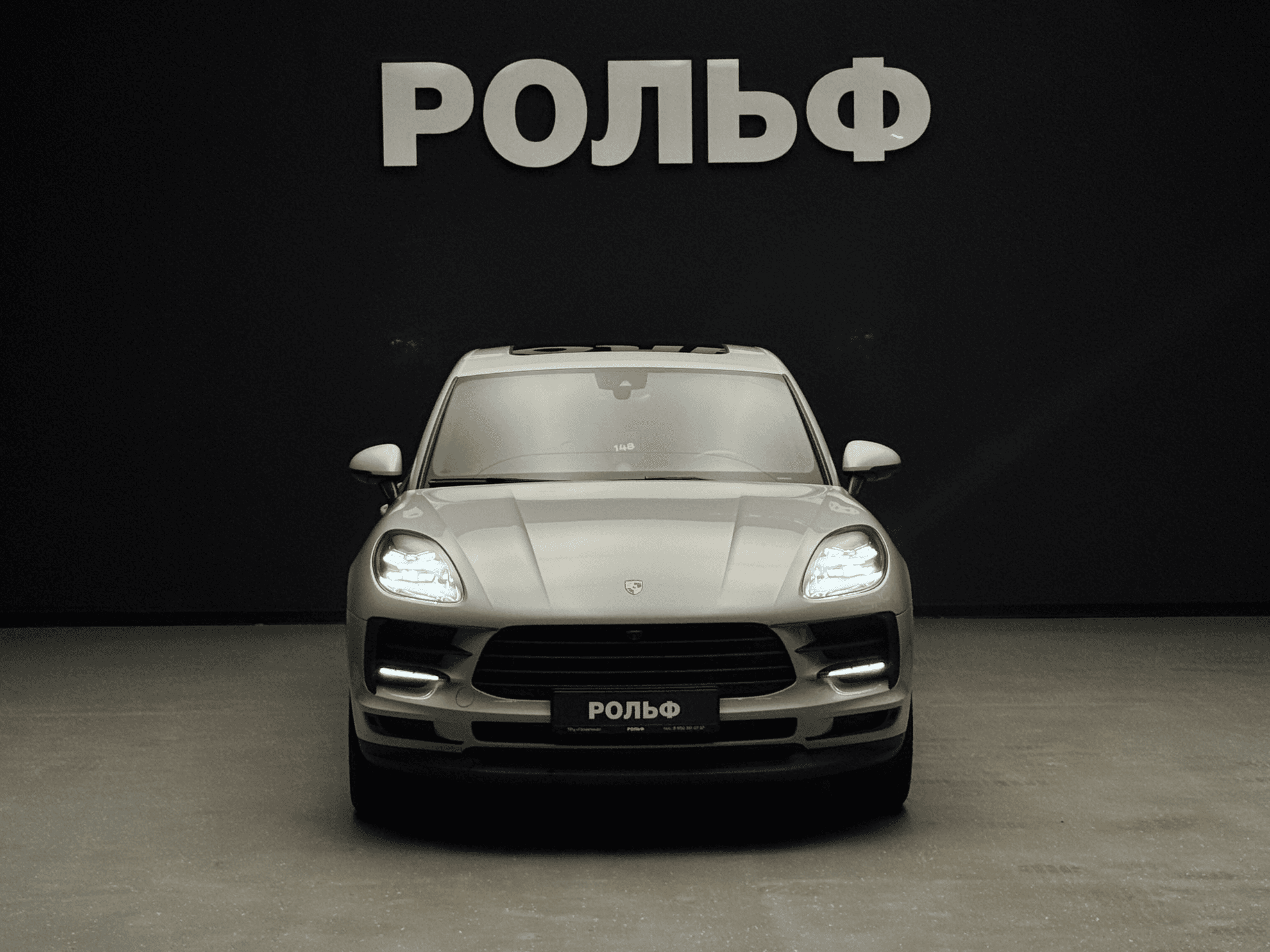 Porsche Macan 2021 — миниатюра 2