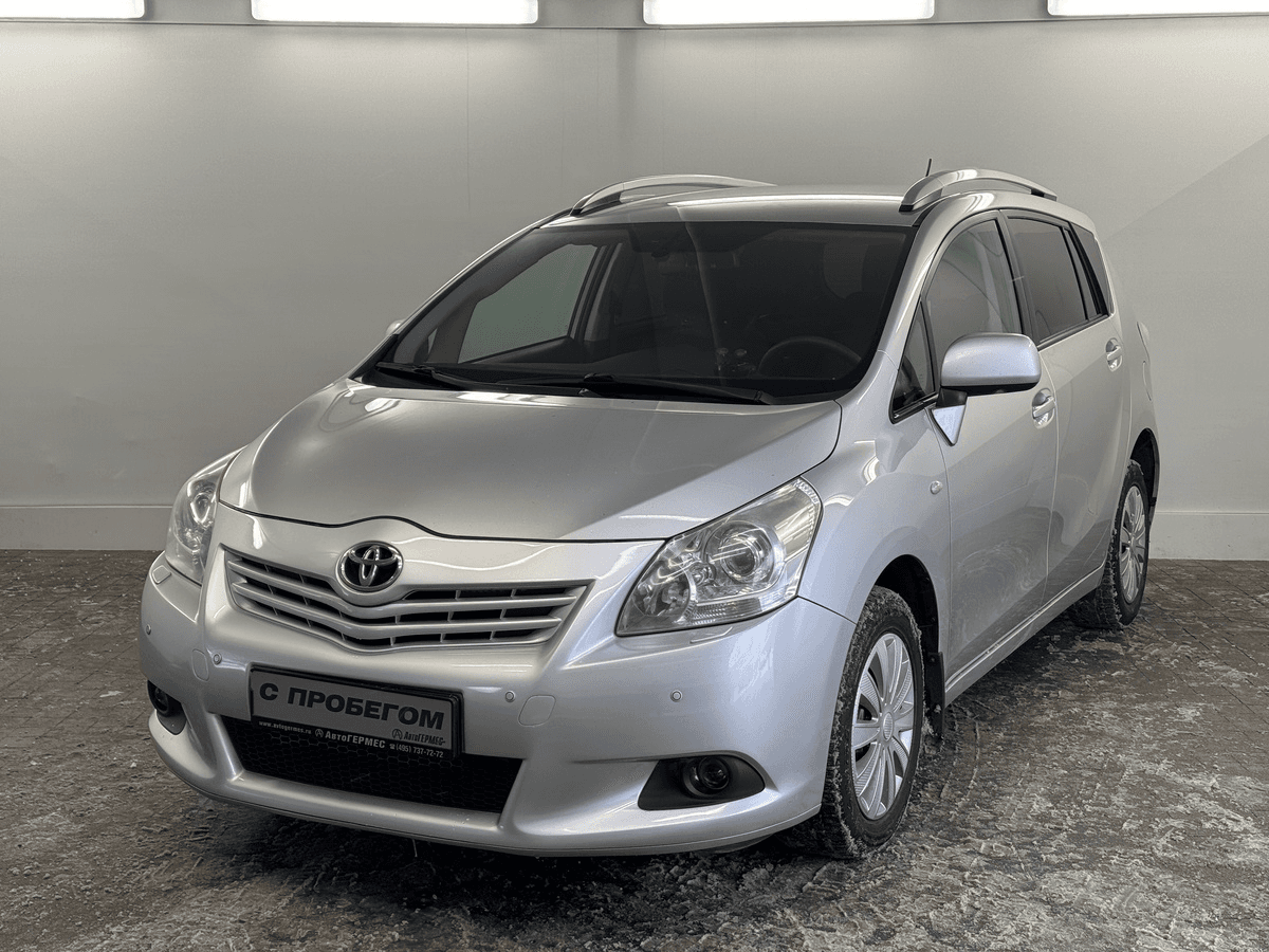 Toyota Verso 2010 — купить в Москва