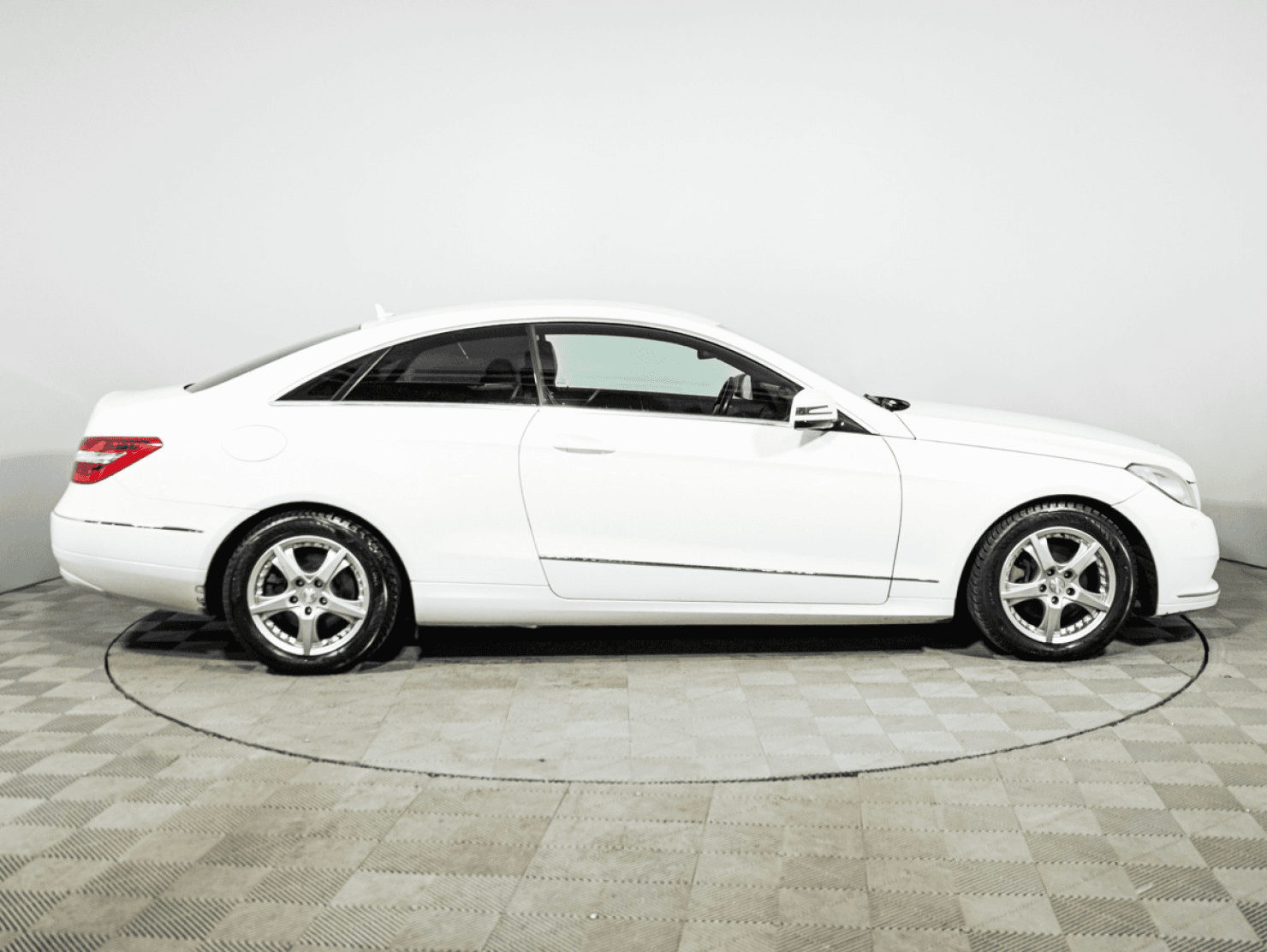 Mercedes-Benz E-Класс 2013 — миниатюра 4