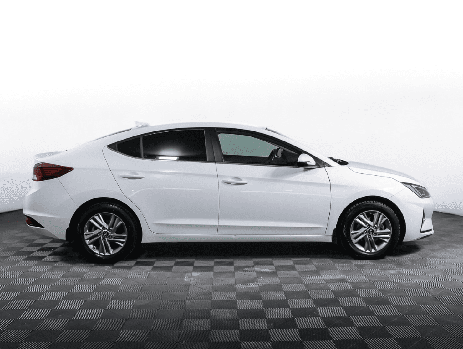 Hyundai Elantra 2019 — миниатюра 4