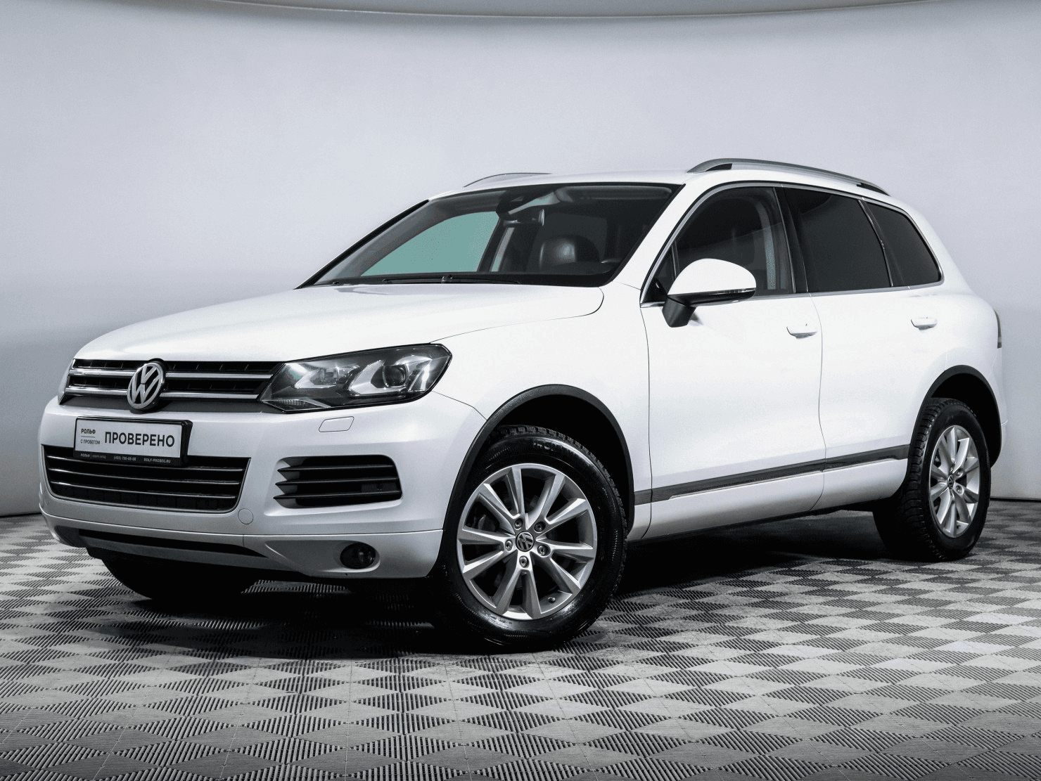 Volkswagen Touareg 2013 — купить в Москва