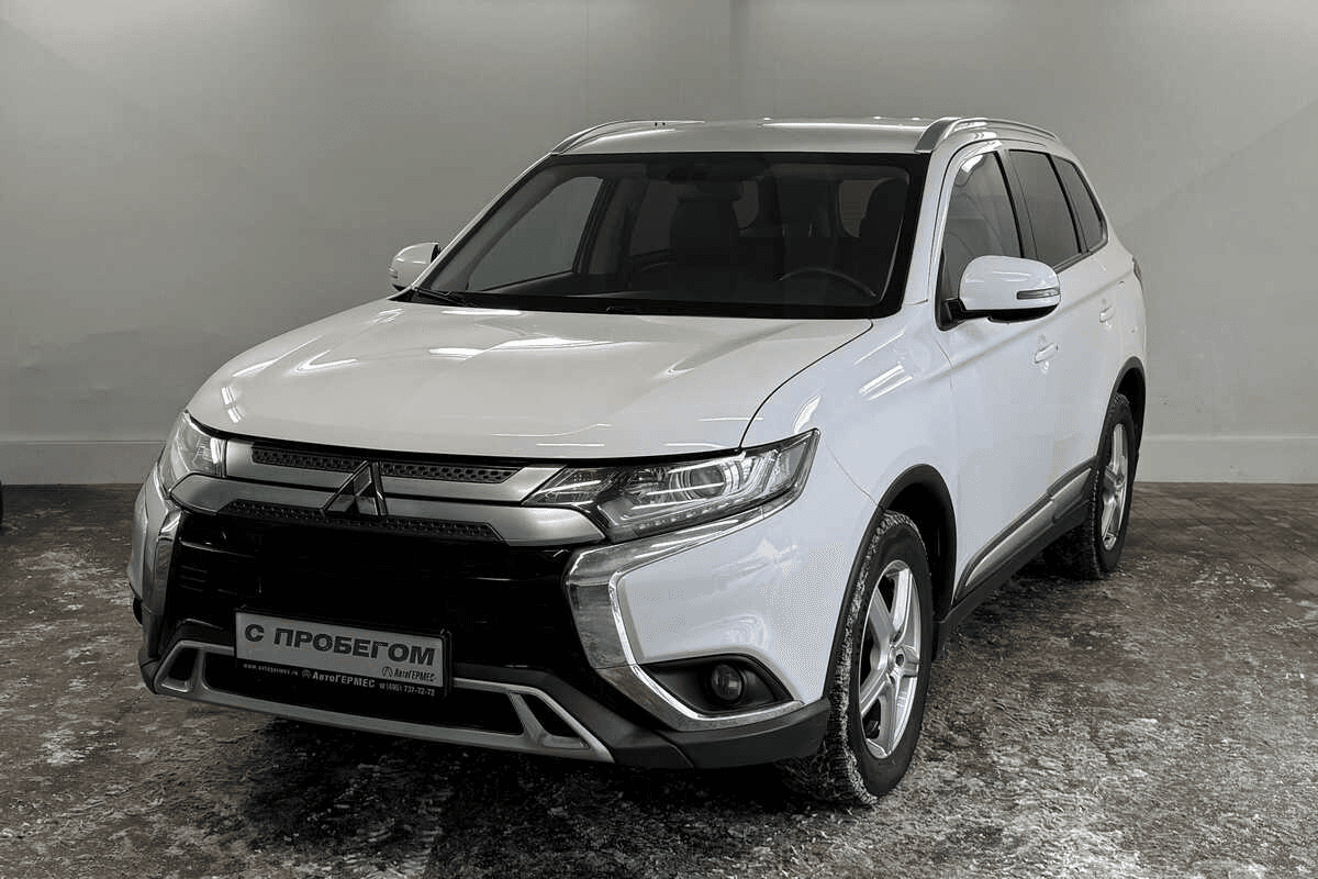 Mitsubishi Outlander 2021 — купить в Москва