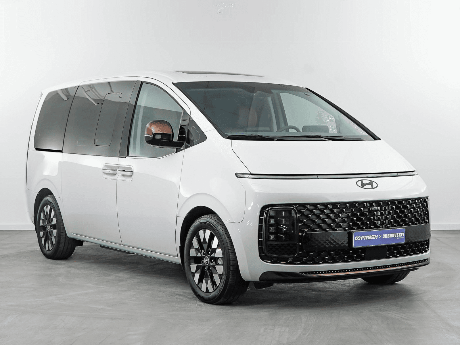 Hyundai Staria 2024 — купить в Москва