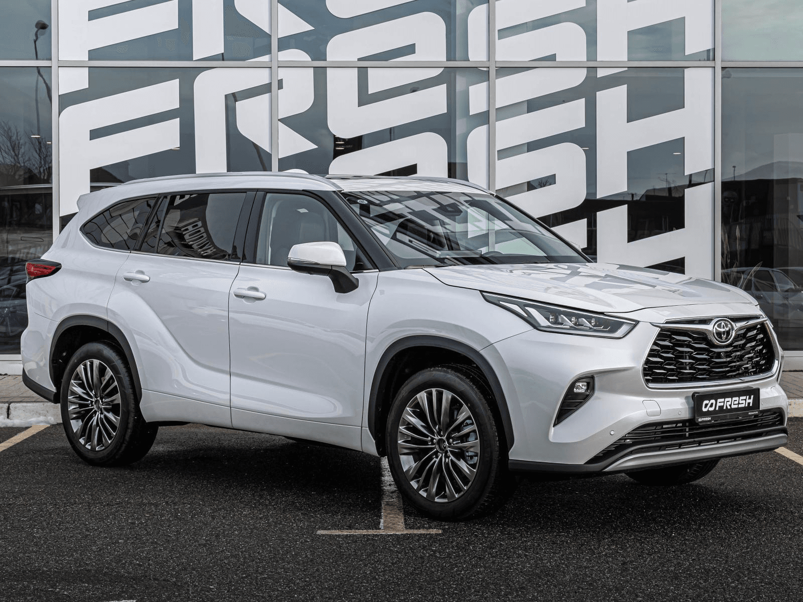 Toyota Highlander 2025 — купить в Краснодар